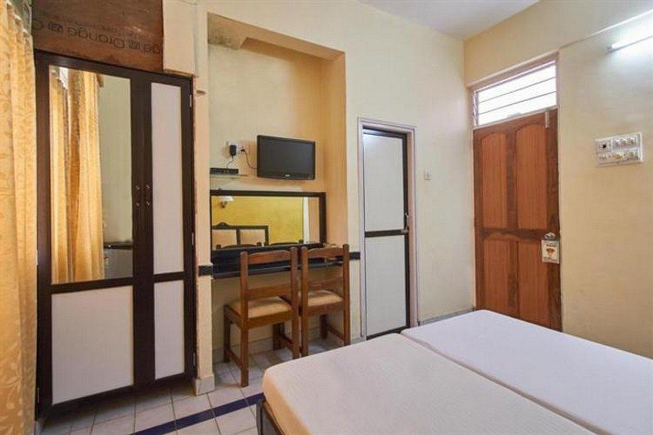Summerville Beach Resort Candolim Exteriör bild