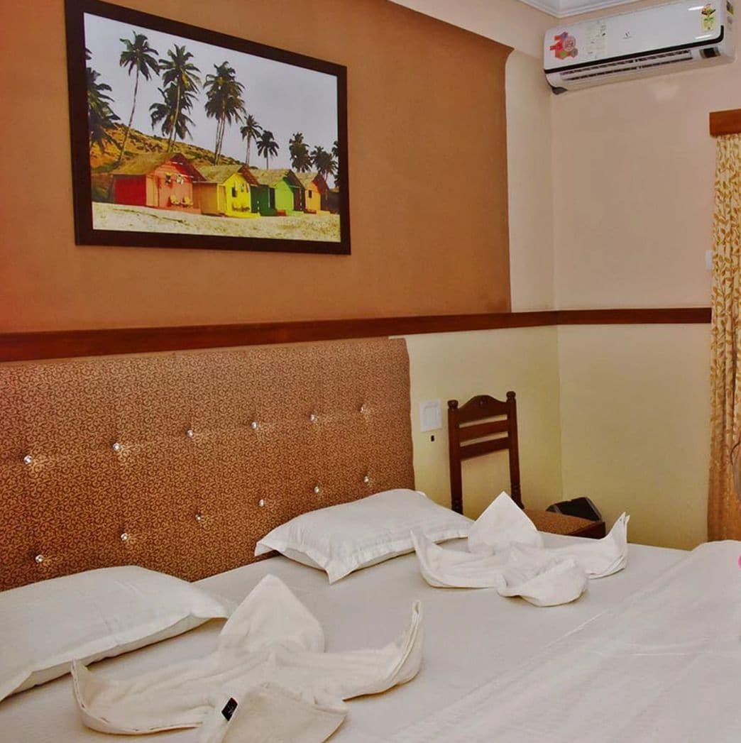 Summerville Beach Resort Candolim Exteriör bild