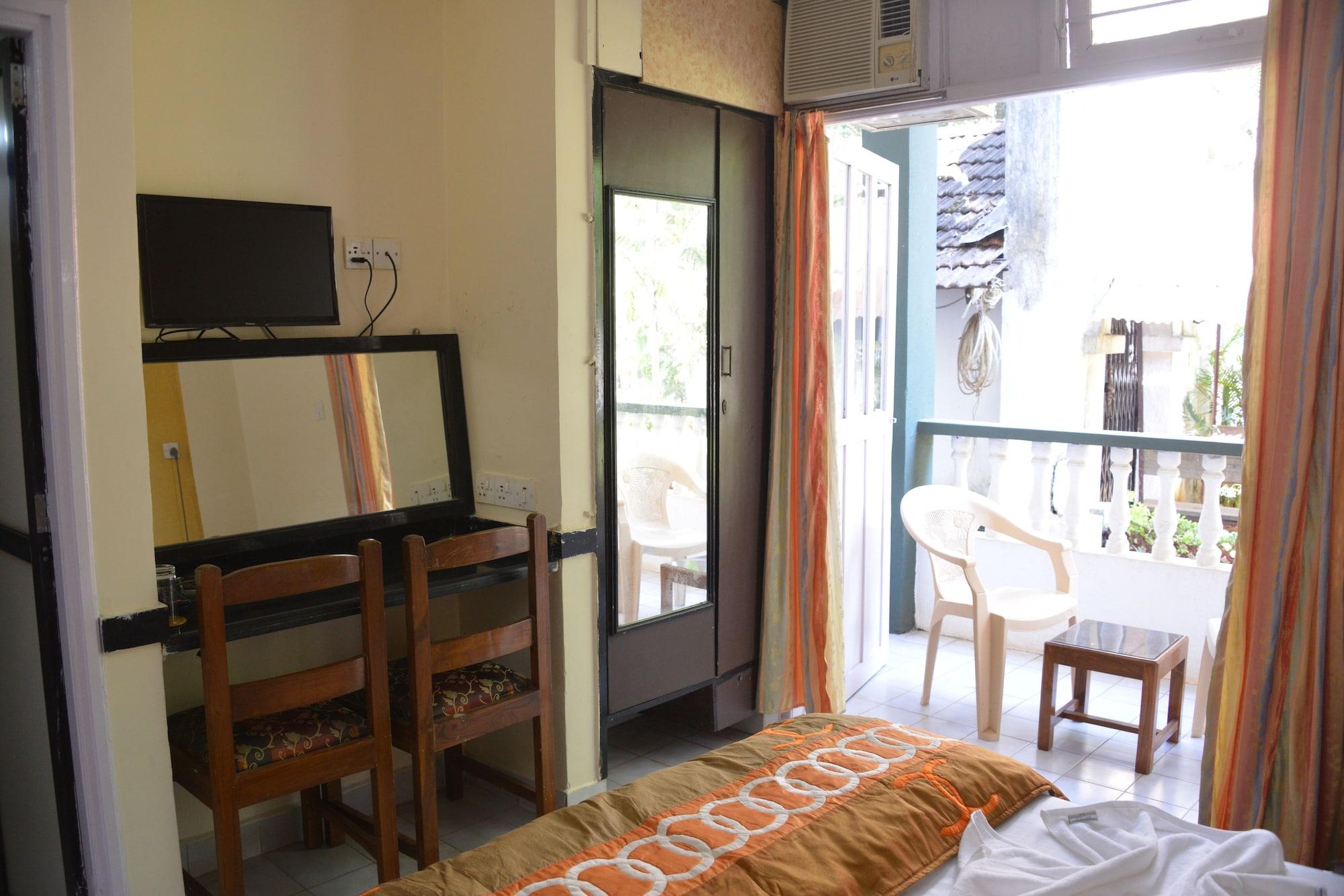Summerville Beach Resort Candolim Exteriör bild